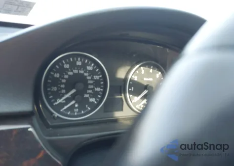 2007 BMW 328Xi z USA, uszkodzony, nr VIN WBAVC93537K032719